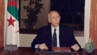 نجل رئيس جزائري سابق يتهم جنرالين باغتيال والده