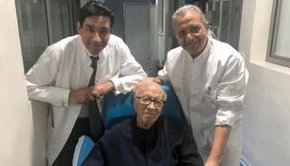 الرئيس التونسي الباجي قايد السبسي يغادر المستشفى 