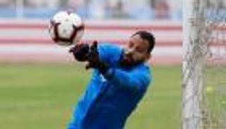 جنش يُبرئ مدرب حراس مصر من تعمد إصابته
