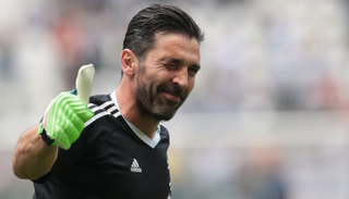 بوفون حارس يوفنتوس الأسبق