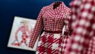 الأناقة ليست مكلفة بفضل المصمم العالمي عزالدين علية