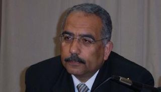 الشاعر والروائي المصري أحمد فضل شبلول - أرشيفية