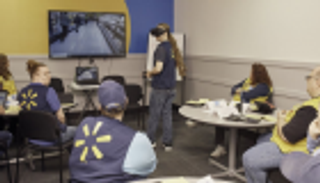 "وول مارت" يلجأ إلى الواقع الافتراضي لاختيار المديرين