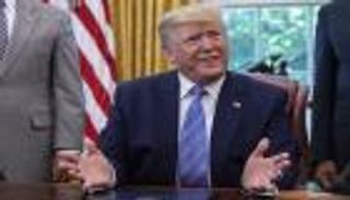 الرئيس الأمريكي: إيران "تلعب بالنار"