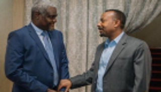 دعوة أطراف الأزمة بالسودان إلى لقاء مباشر الأربعاء