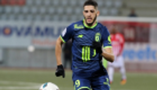 ليل يطالب نجمه الجزائري بالبحث عن ناد جديد