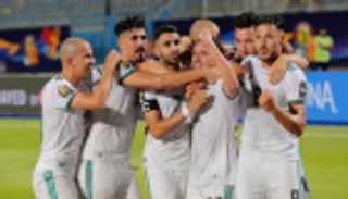 جزائريان ضمن قائمة أفضل 10 لاعبين في كأس أمم أفريقيا 