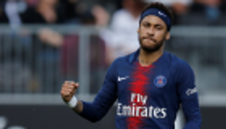 لاعب البرازيل السابق يشن هجوما على نيمار