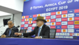 مسؤول اللجنة الطبية بأمم أفريقيا يكشف موقف الكاف من درجات الحرارة