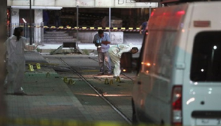 عناصر من الأمن التونسي بموقع تفجير الأربعاء