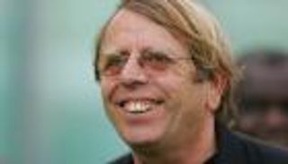 نجوم لا تنساهم الكان.. المدرب الفرنسي كلود لوروا