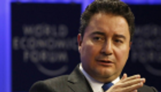 لوقف تأسيس حزبه.. اتهام باباجان بالانتماء لـ"غولن"