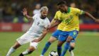 أجويرو ينتقد عدم استخدام تقنية الفيديو ضد البرازيل