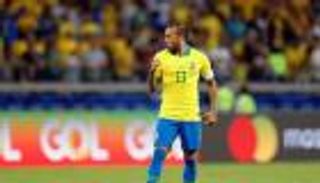 ألفيس يرد على انتقادات أجويرو