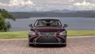 مفاجأة لكزس في الخريف.. طرح نسخة خاصة من طراز LS 500