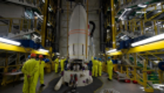 الطقس السيئ يؤجل إطلاق القمر الإماراتي "عين الصقر"