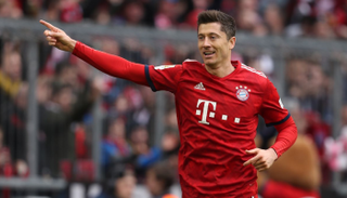 ليفاندوفسكي مهاجم البايرن