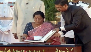 وزيرة المال الهندية نيرمالا سيتارامان