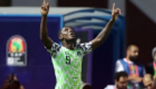 إيجالو أفضل لاعب في مباراة نيجيريا والكاميرون