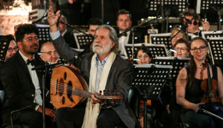 مارسيل خليفة وجه تحية إلى الفنان المصري الراحل سيد درويش