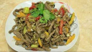 الكبدة الإسكندراني من أشهى الوجبات في المصيف