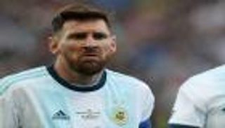 ميسي يفتح النار بعد طرده في كوبا أمريكا