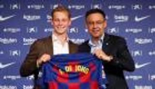 دي يونج يرفض قميص كرويف في برشلونة