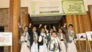 التجويع والترهيب.. سياط الحوثي الإرهابية لتجنيد الشباب والأطفال