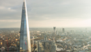 بارتفاع 310 أمتار.. رجل يتسلق ناطحة السحاب "شارد" في لندن