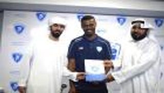 حتا الإماراتي يستعير مهاجم شباب الأهلي دبي