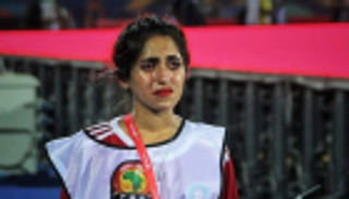 فيديو.. مصورة المغرب الباكية ترشح الجزائر للفوز بأمم أفريقيا