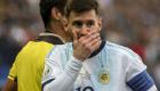 ميسي يواجه عقوبة الإيقاف لمدة عامين