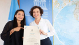 لاعبة كرة القدم "ناديا" بطلة اليونسكو لتعليم النساء