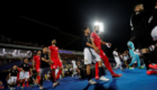 معز حسن يسير على خطى كيبا ويعترض على استبداله أمام غانا 