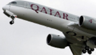 "صراع السحاب".. الخطوط القطرية في مرمى نيران أمريكا