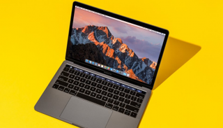 لوحة مفاتيح جهاز ماك بوك