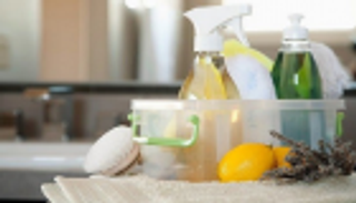 عيوب أشهر 5 منظفات طبيعية.. الخل يهيج الأغشية المخاطية