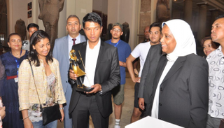 أندري راجولينا رئيس مدغشقر يبدي إعجابه بآثار الملك توت عنخ آمون