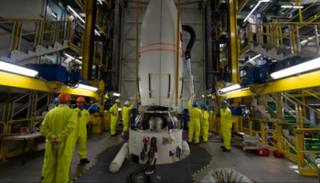 القمر الصناعي الإماراتي 