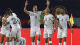 لاعب الجزائر ينفي غضبه من عدم المشاركة في أمم أفريقيا