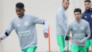 ليل الفرنسي يدرس التعاقد مع موهبتي الجزائر