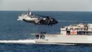 فرقاطة بريطانية تحبط هجوما إيرانيا على ناقلة نفط بـ"هرمز"