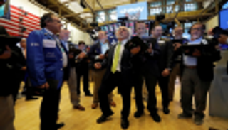 الأسهم الأمريكية تفتح مرتفعة بدعم مكاسب التكنولوجيا