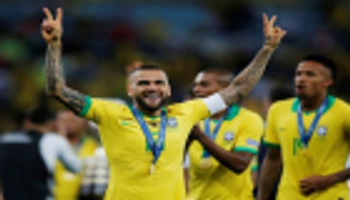 توتنهام ينضم لصراع الأندية اللندنية على ضم ألفيس