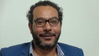 الروائي والمترجم أحمد عبداللطيف