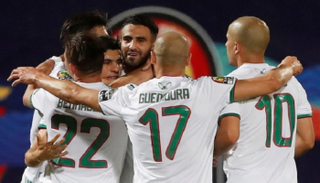 رياض محرز ونجوم الجزائر