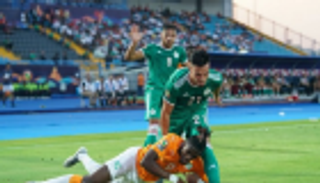 بلماضي يحتد على صحفيي نيجيريا بسبب بنسبعيني