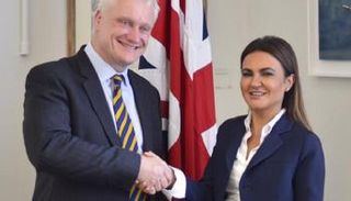 مصر وبريطانيا تبحثان تعزيز العلاقات التجارية