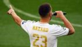 هازارد يستعين برقم أساطير كرة السلة على قميصه