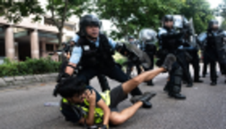 مواجهات بين الشرطة ومعارضين في هونج كونج